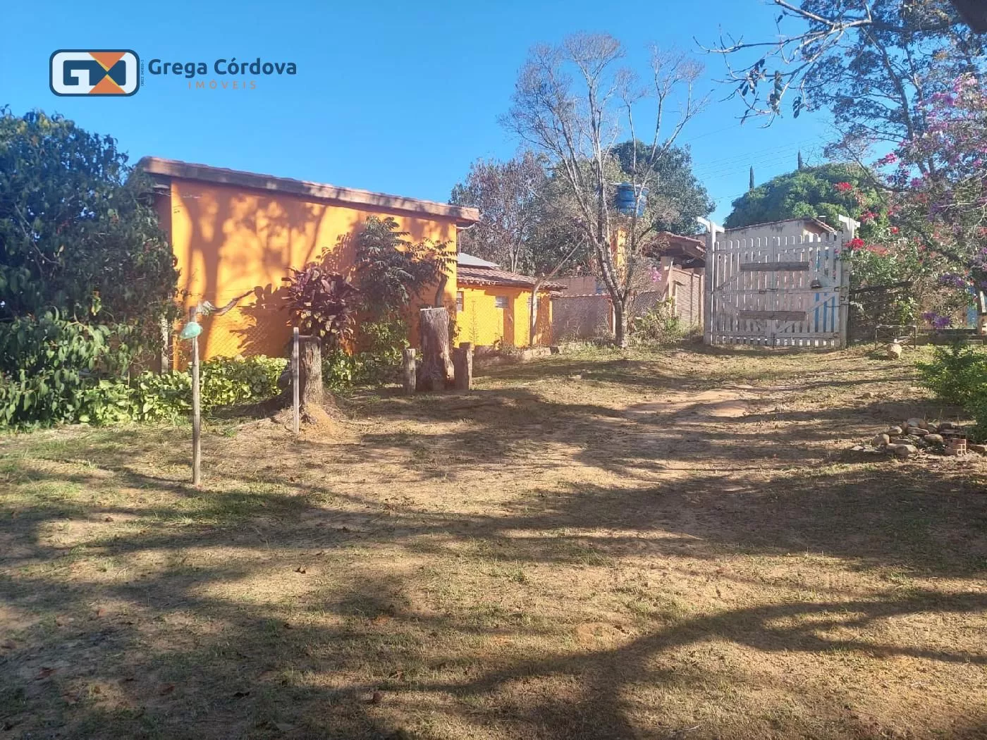 chacara com casa de 2 andares jundicanga