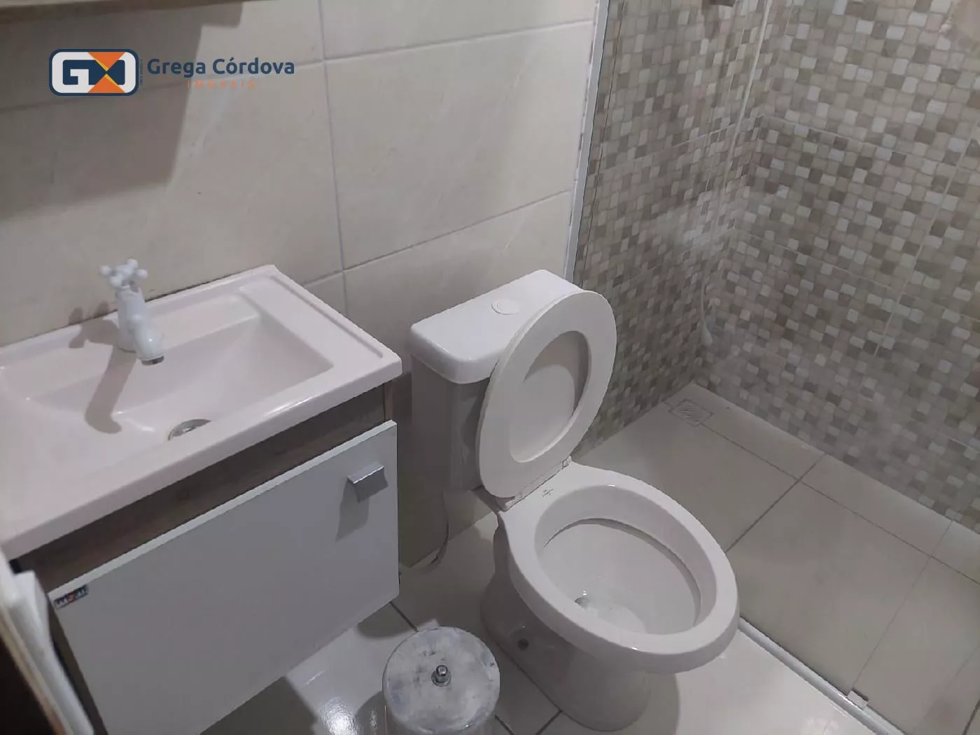 chacara com casa de 2 andares jundicanga