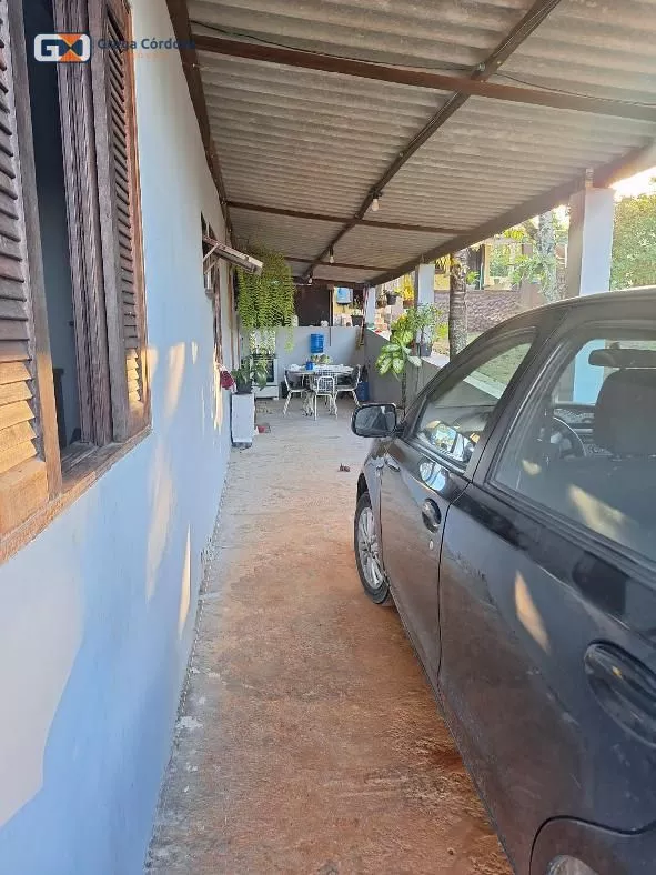 Propriedade com duas residencias bairro Colegio