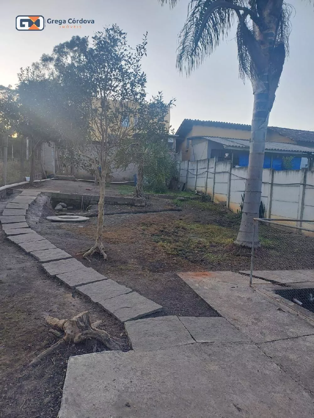casa com sacada Jd. Salete