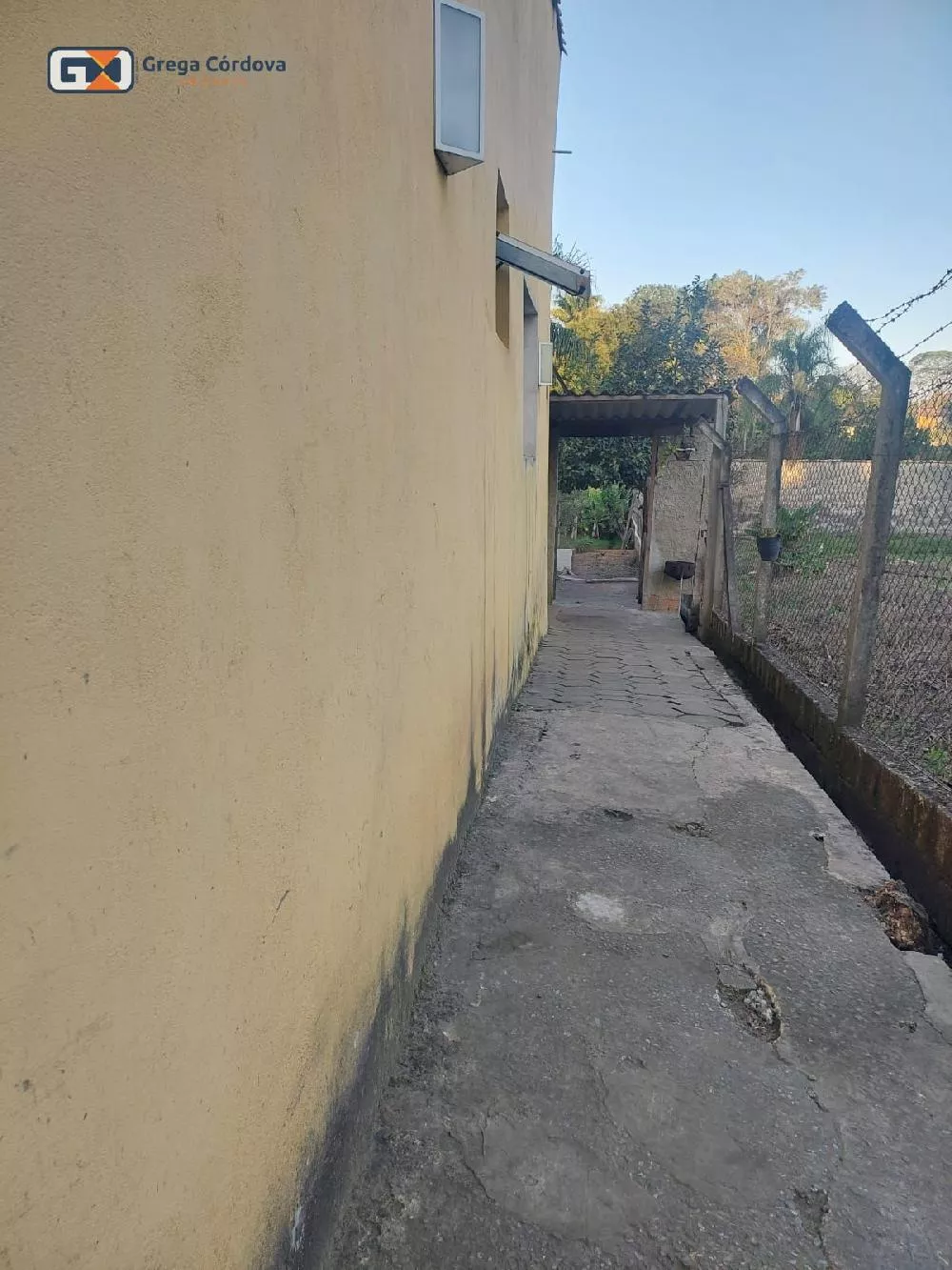 casa com sacada Jd. Salete