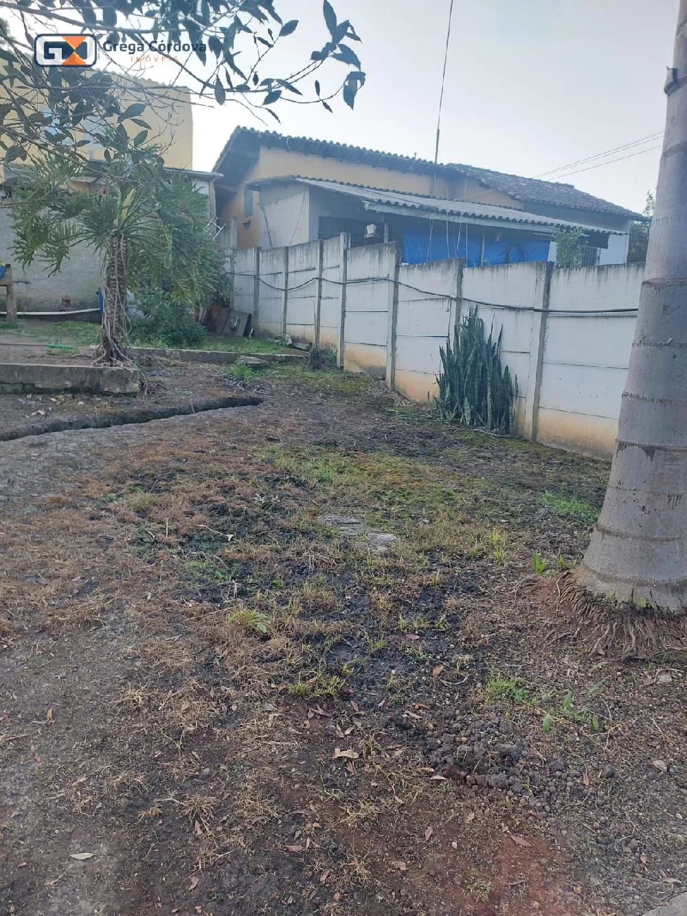 casa com sacada Jd. Salete