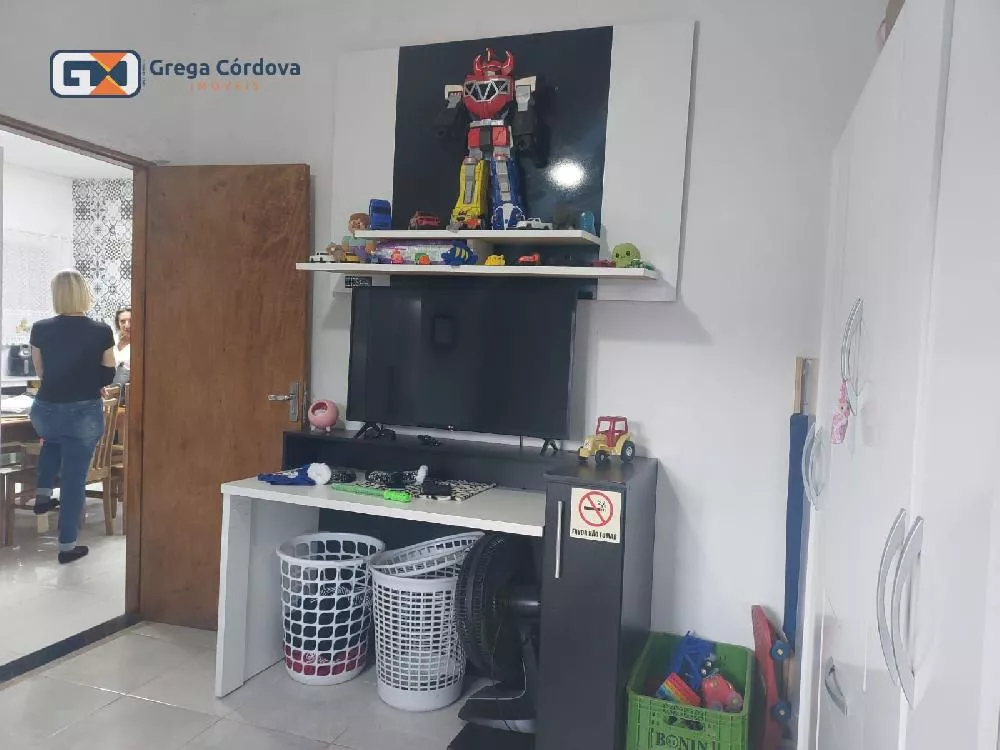 casa com sacada Jd. Salete