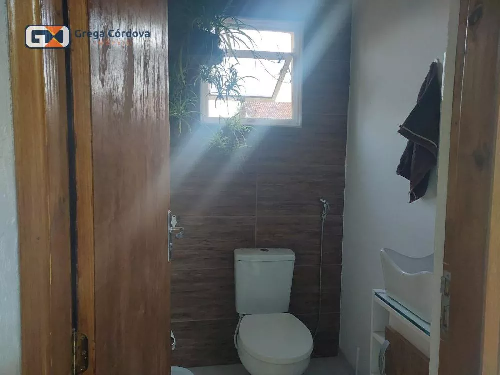 casa com sacada Jd. Salete