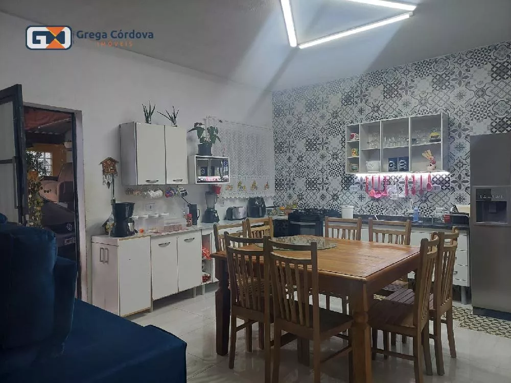 casa com sacada Jd. Salete