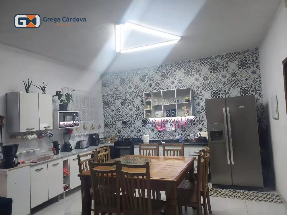 casa com sacada Jd. Salete
