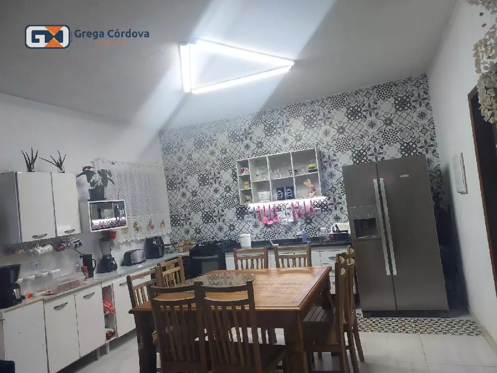 casa com sacada Jd. Salete