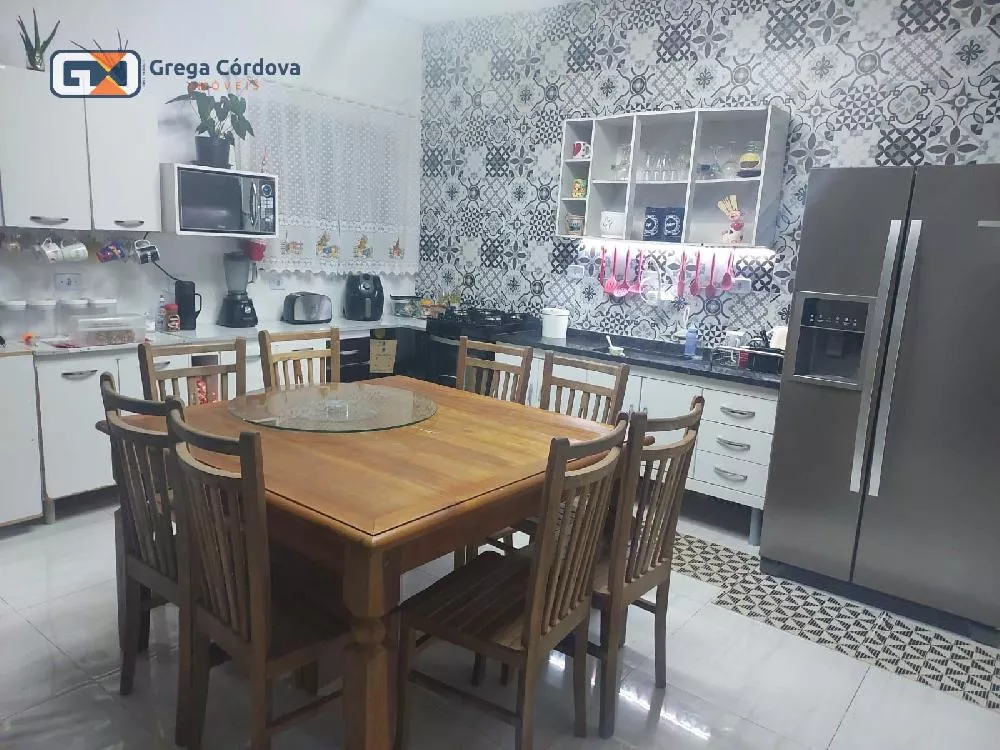 casa com sacada Jd. Salete