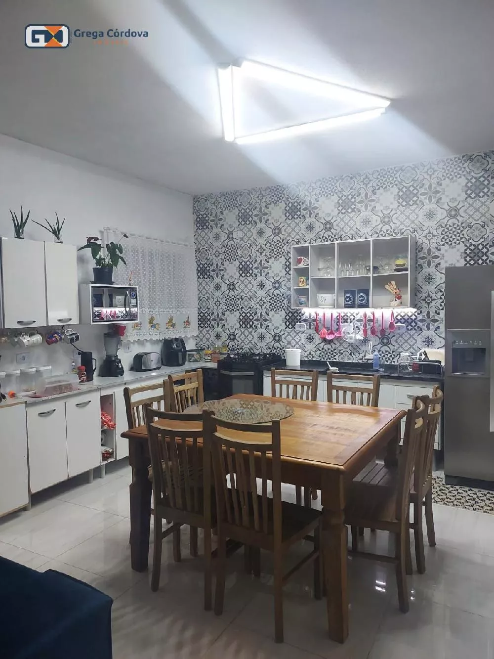 casa com sacada Jd. Salete
