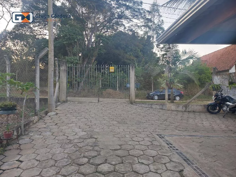 casa com sacada Jd. Salete