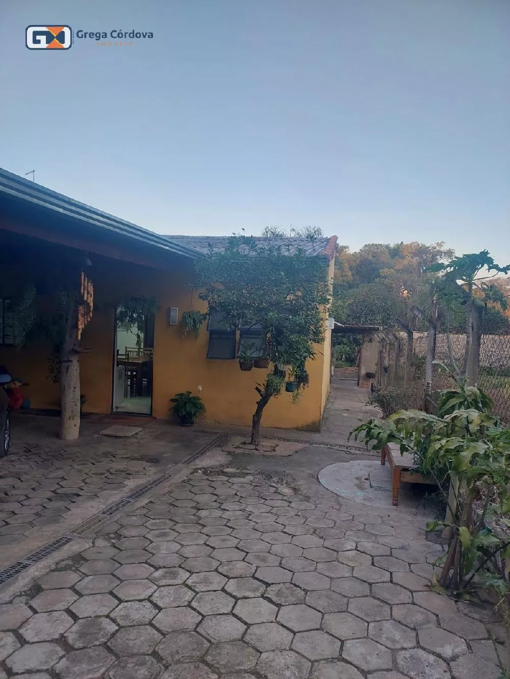 casa com sacada Jd. Salete