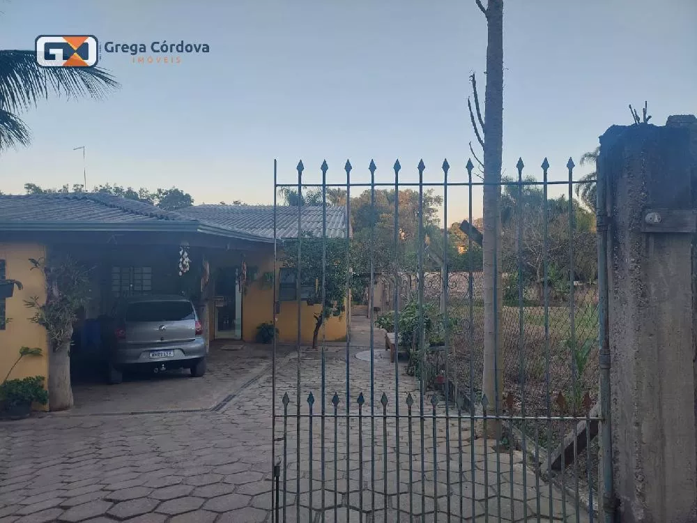 casa com sacada Jd. Salete