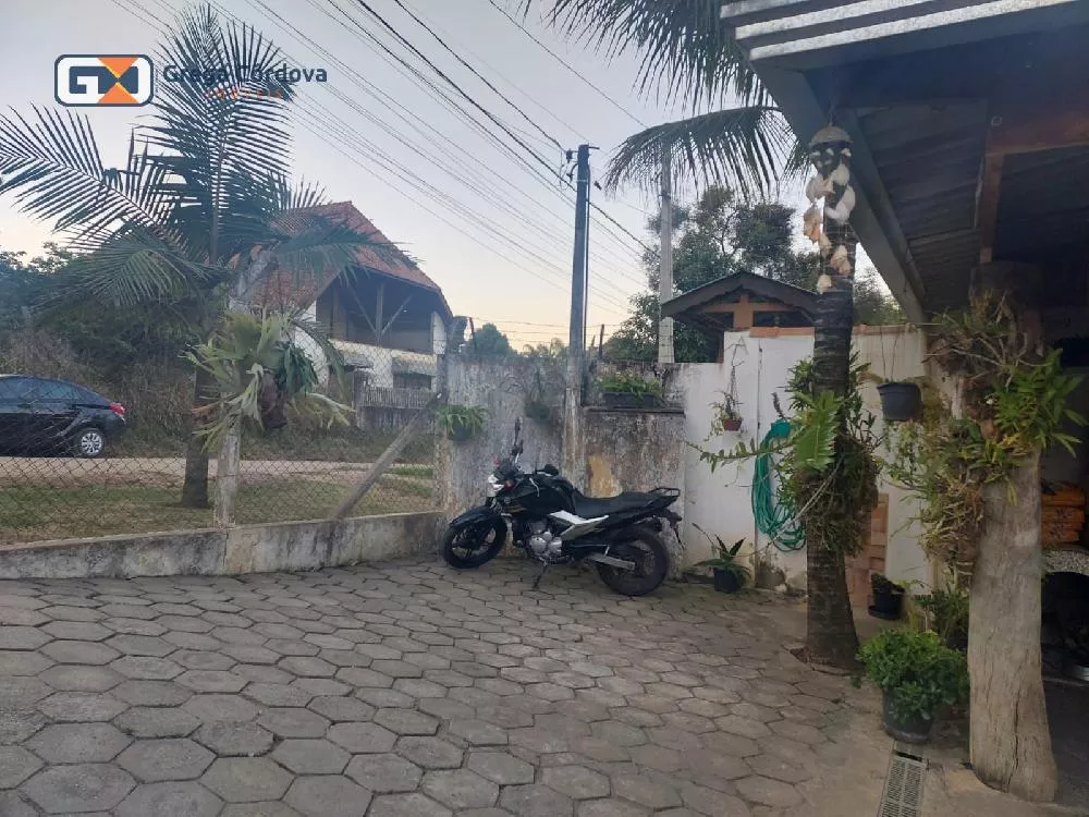 casa com sacada Jd. Salete