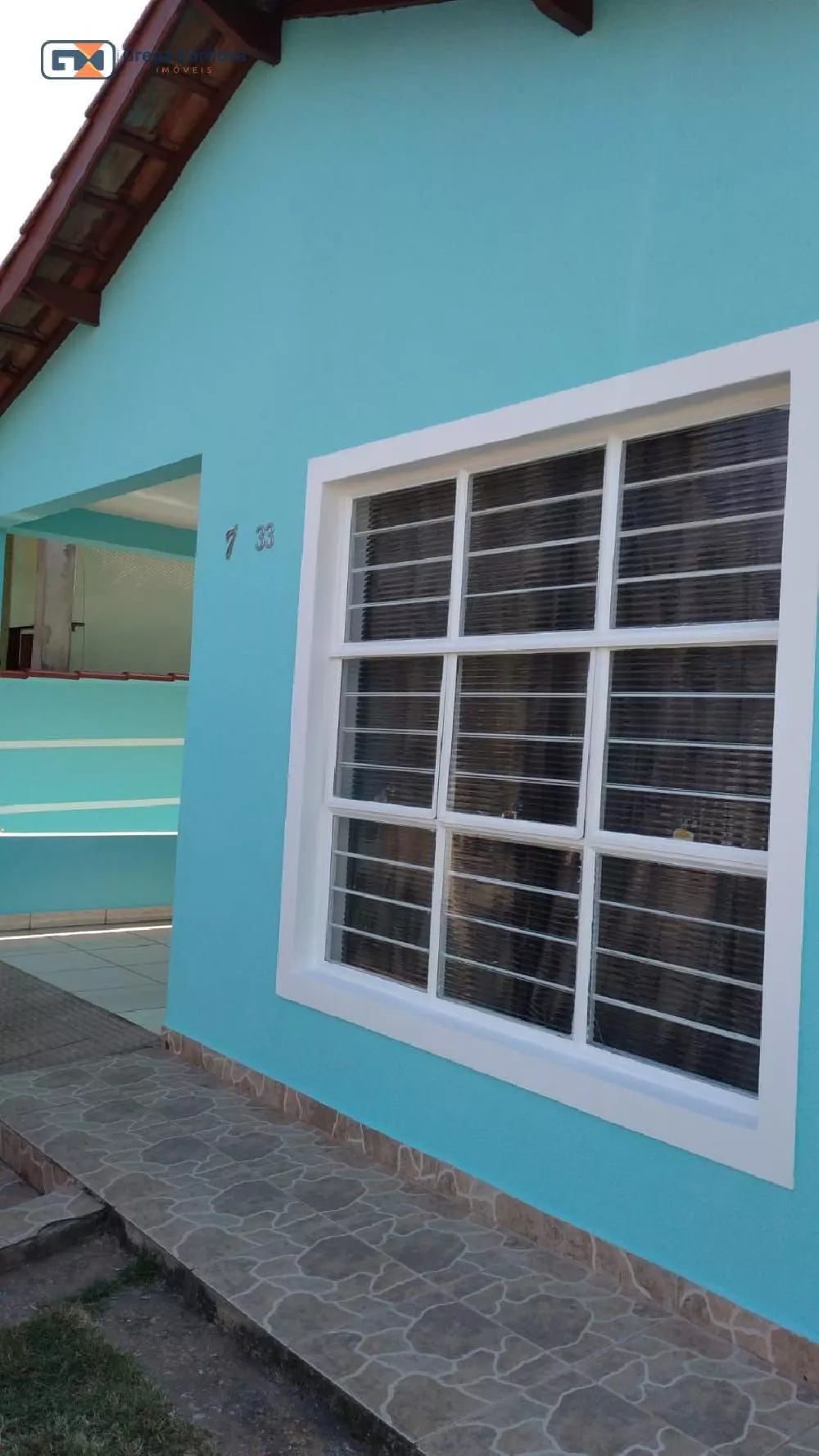 Casa grande com 3 dormitorios  com uma edicula nos fundos com 2 dormitórios